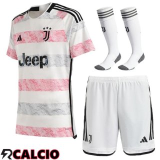 Insieme Seconda Maglia Juventus (Pantaloncini + Calzini) 2023/2024  Insieme Seconda Maglia Juventus (Pantaloncini + Calzini) 2023/2024