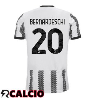 Prima Maglia Juventus (BERNARDESCHI 20) Bianco Nero 2022/2023  Prima Maglia Juventus (BERNARDESCHI 20) Bianco Nero 2022/2023